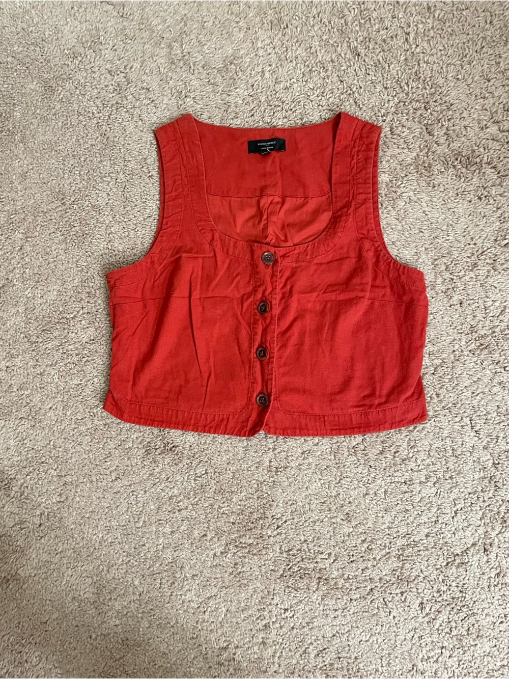 Banana Republic Women’s cropped linen vest